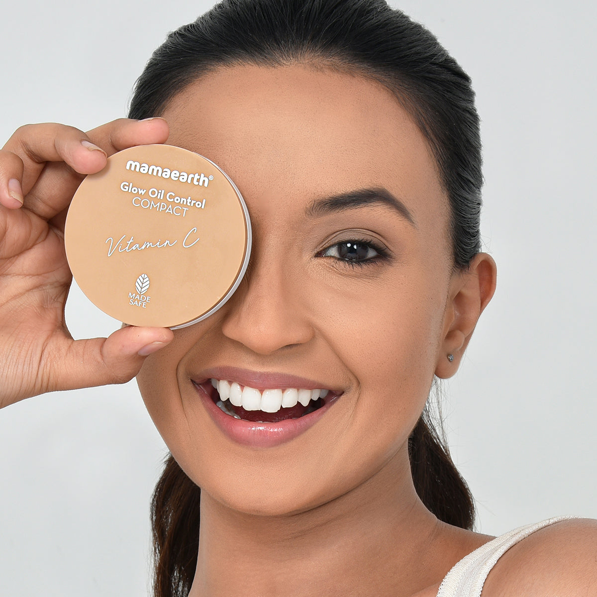 Glow Oil Control Compact - 04 Almond Glow