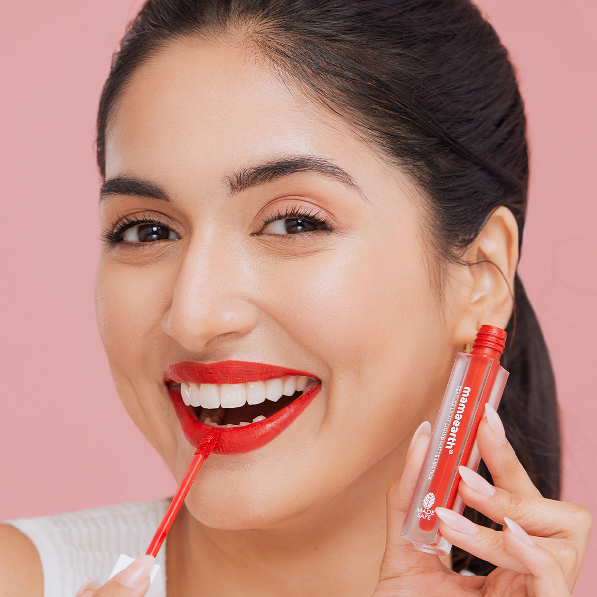 Feather Light Liquid Matte Lipstick- 08 Red Cranberry